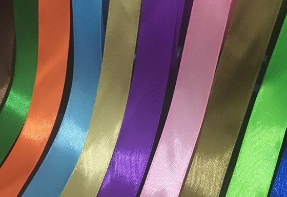 Faixa de cetim personalizada com padrão de cara única ou dupla