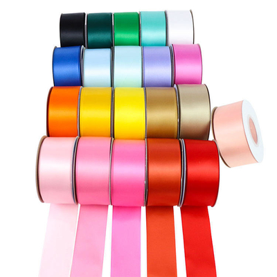 100% poliéster fita de cetim de rosto único em 196 cores personalizadas 38mm 50mm 100 metros/rolo