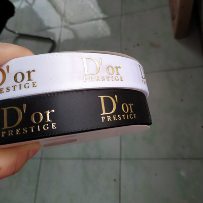 OEM aceito Folha de ouro personalizada Impressão 3D de logotipo fita satinada de poliéster para embrulho de presentes
